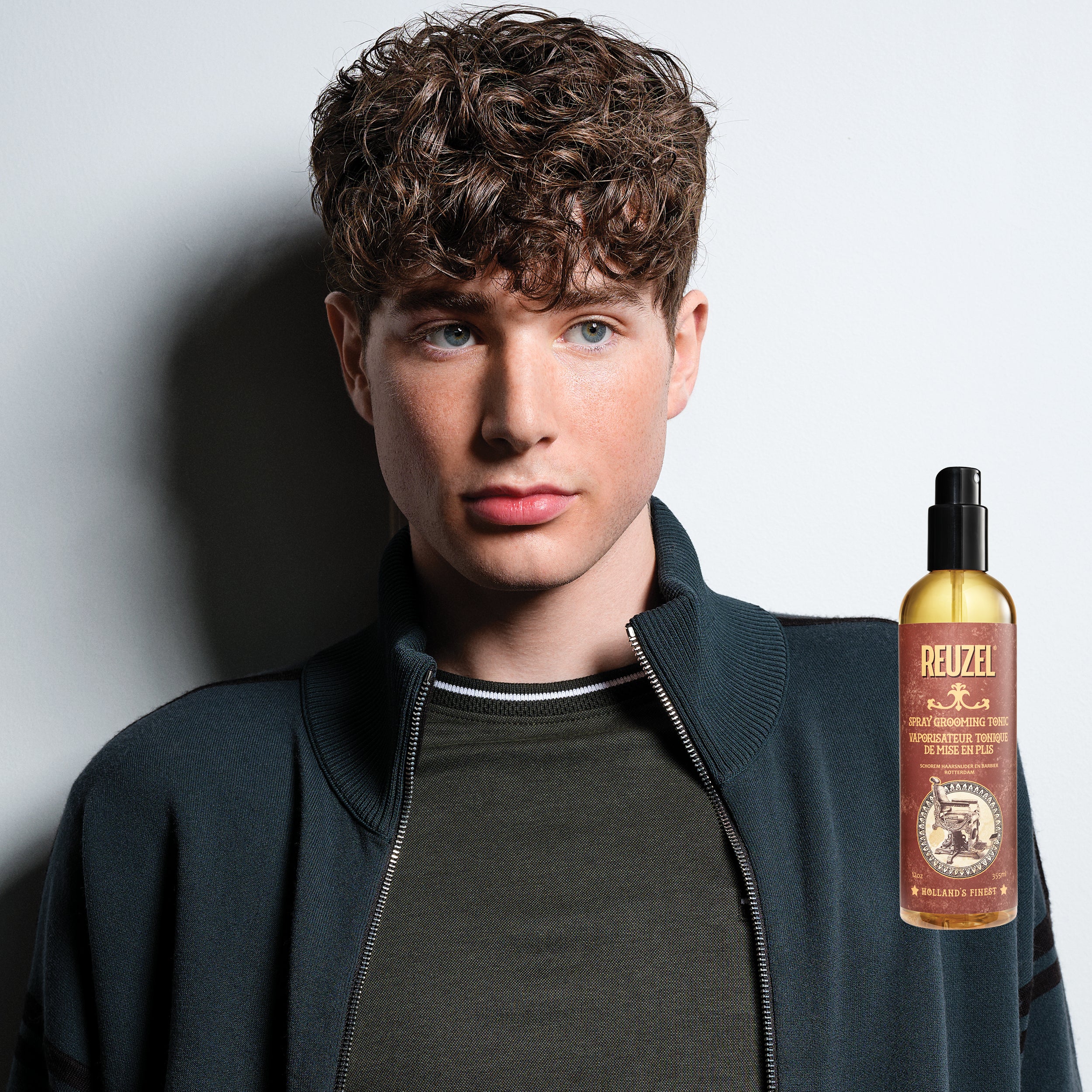 R.CODE スキンピールローション& ニュートライジングソリューショ&綿棒 Spray Grooming Tonic for Volume & Style | REUZEL UK